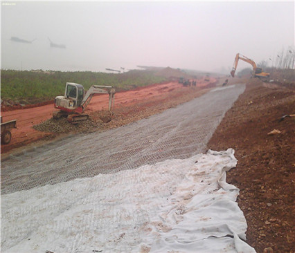 复合土工膜在黑龙江三江建设防渗工程中使用